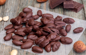 Chocolate-Covered Almonds: A DIY Recipe for a Sweet Crunch